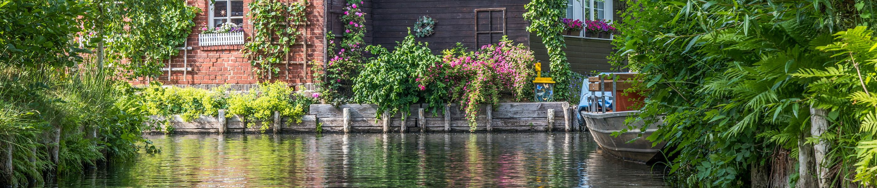 Ferienhaus am Kanal mit Bootsanleger